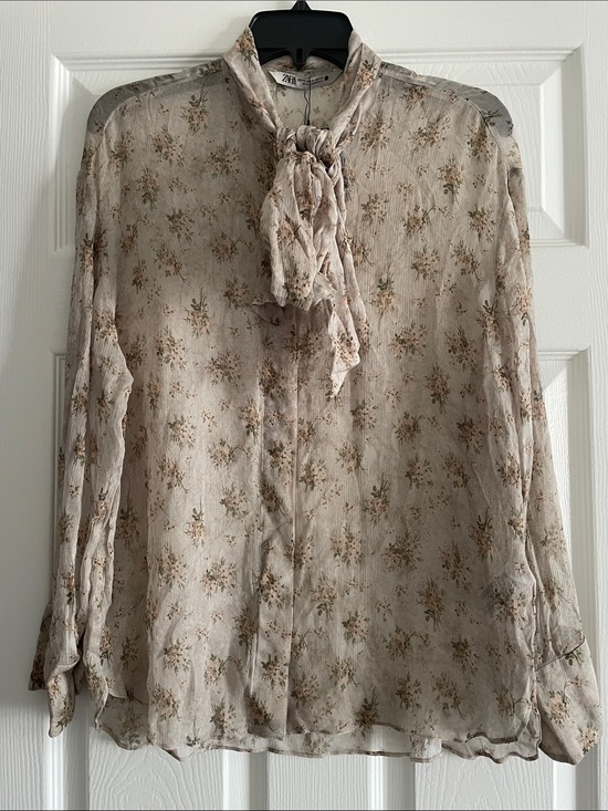 Zara Tops - Zara Front Tie Top